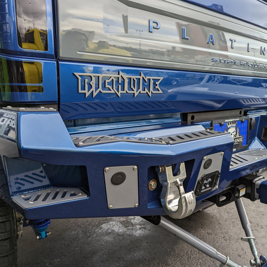 Emblème de texte personnalisé à une seule couche - Jusqu'à 12 caractères