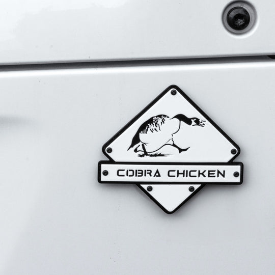 Emblème Cobra Chicken Bronco® (paire) - Aluminium avec revêtement en poudre - Entièrement personnalisable - Compatible avec Bronco® Outer Banks®