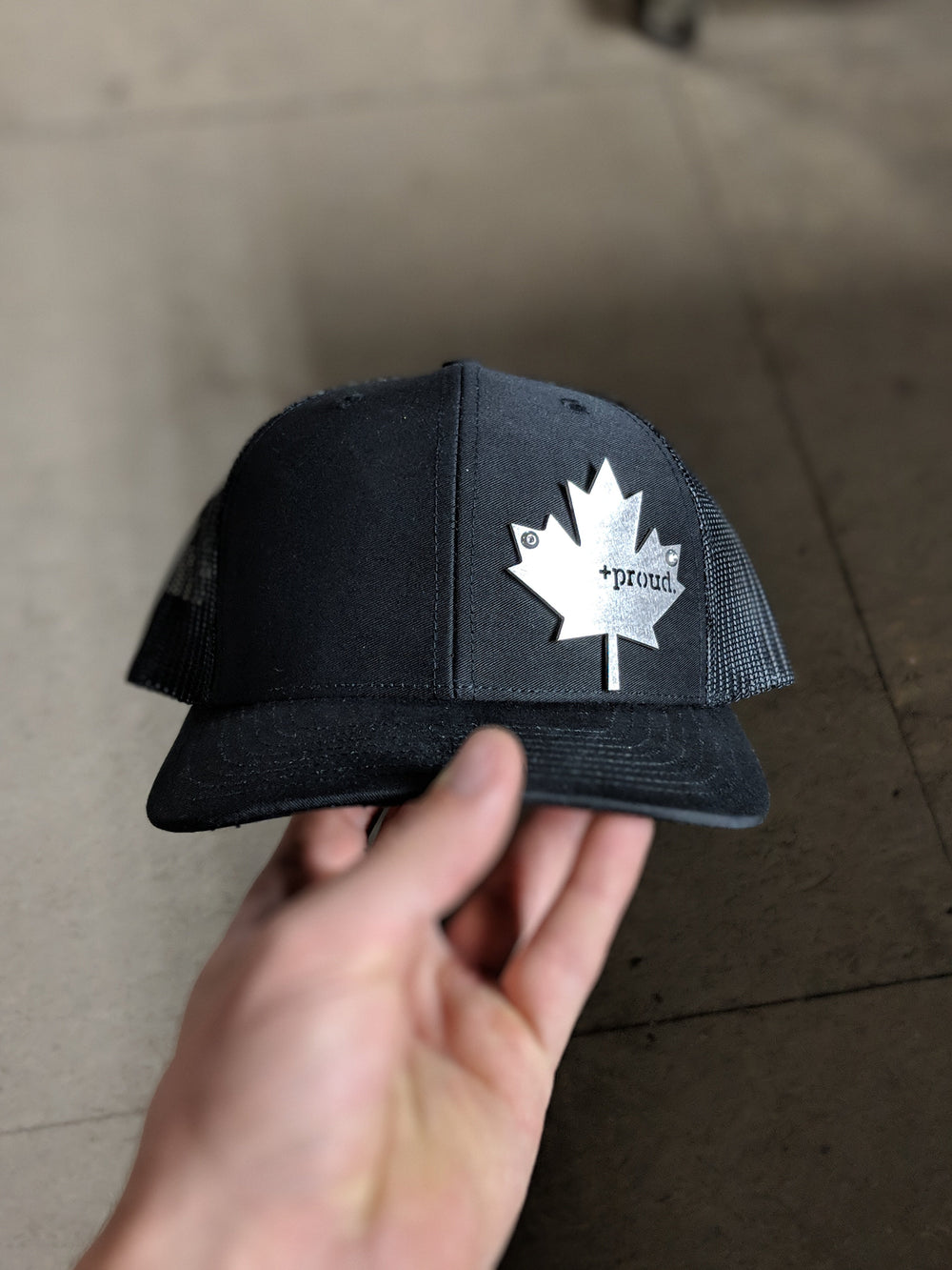 Chapeau en acier inoxydable canadien et fier